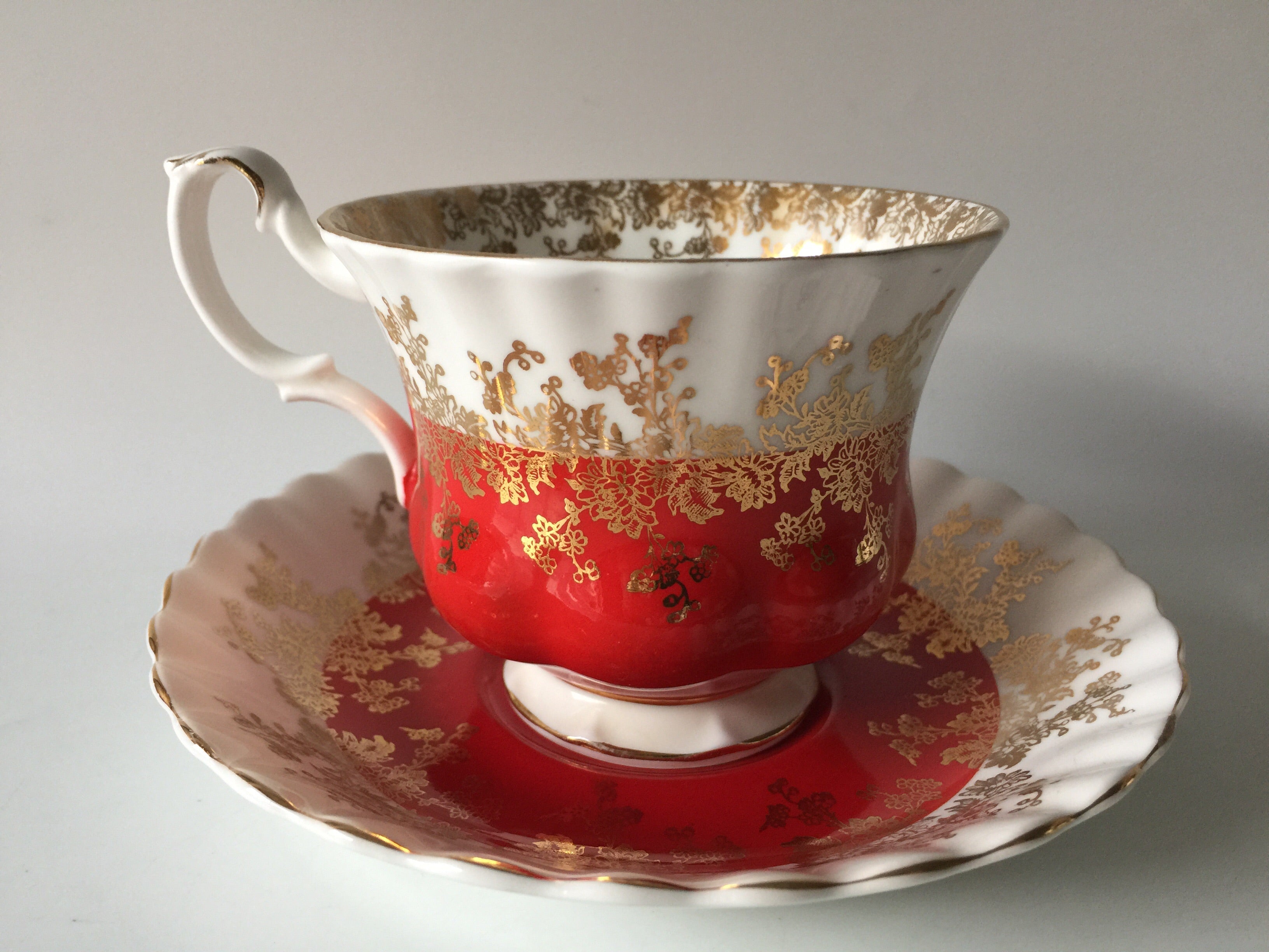 Porcelain Royal Albert Regal Series 4396 Red Cup Saucer Aurateas