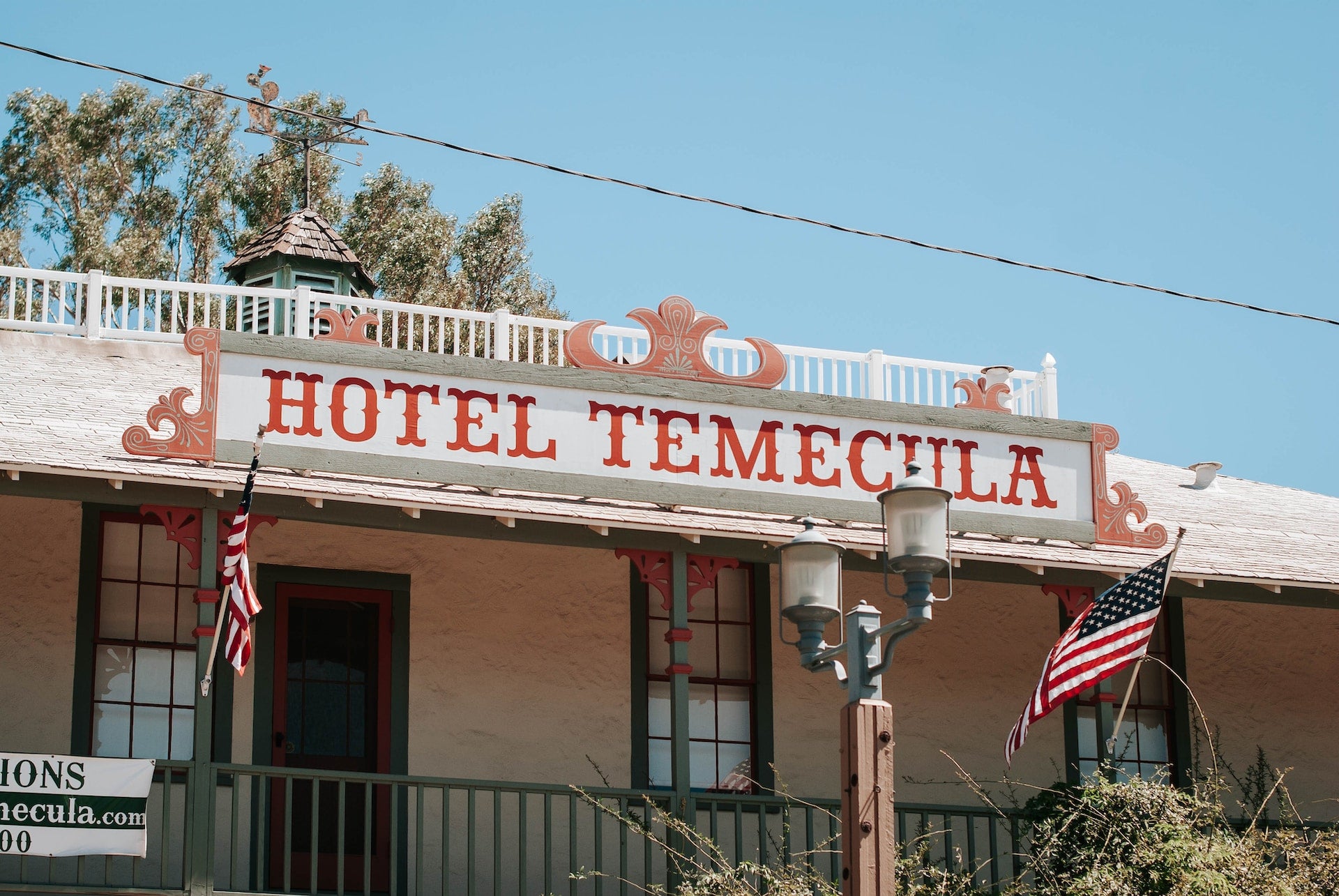 Hotel Temecula western style sign.