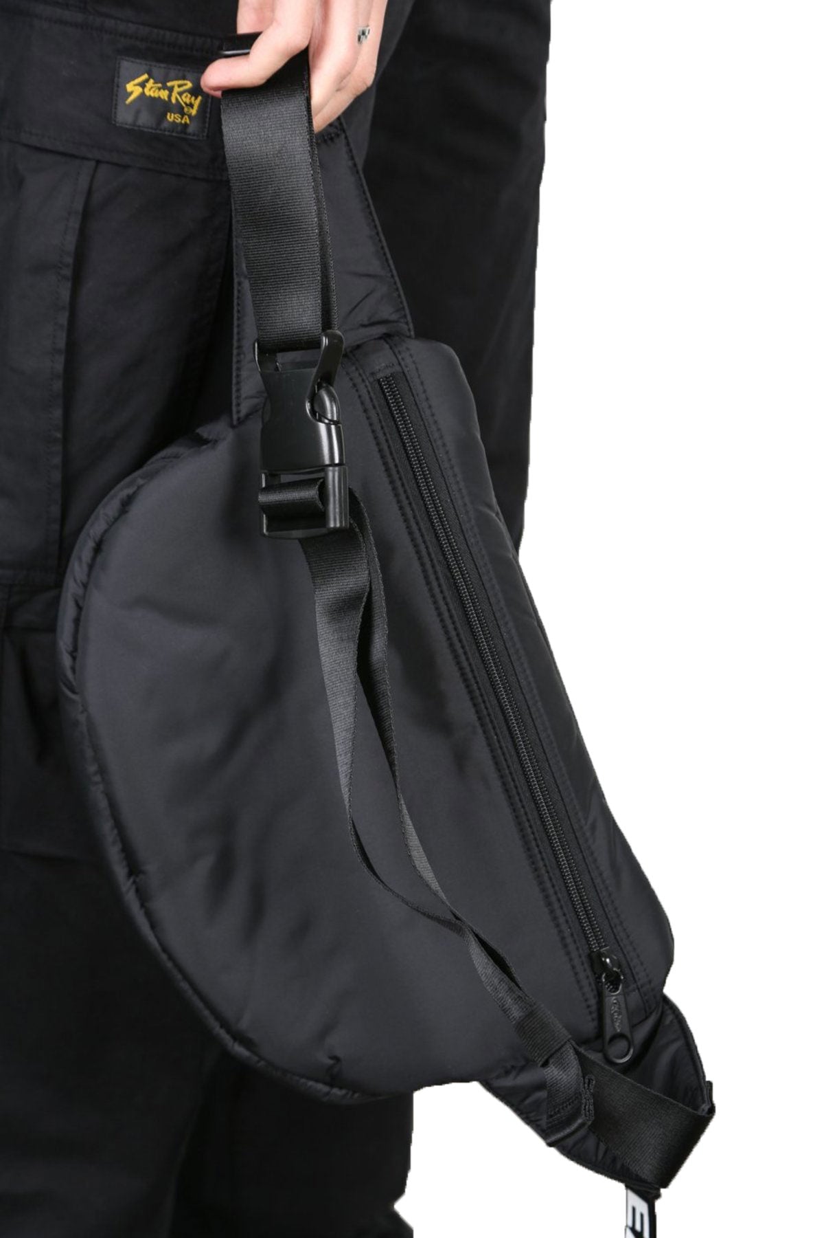 Muf Sluimeren Verzorgen EASTPAK Doggy Bag XXL, Puffed Black, 5.5L – Walk Into Fashion