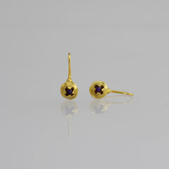 Eucaliptus seed - 24ct gold Vermeil drop earrings with Sapphire
