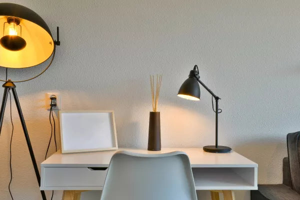 Lampe à poser haute pour bureau