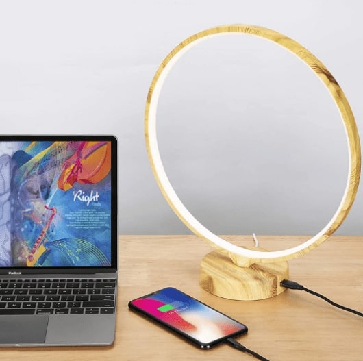 Lampe ronde connectée en bois