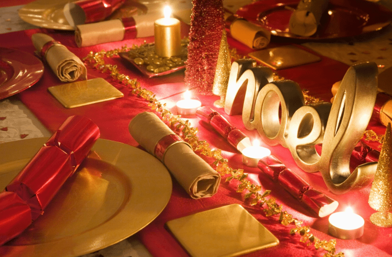 Une table de noël illuminé