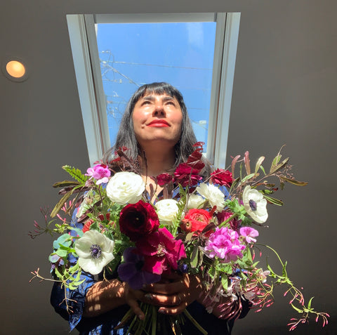 Pilar from Gorgeous and Green and a hand tied bouquet made during a live IG tutorial