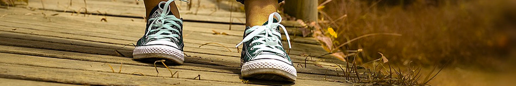 Footwear header