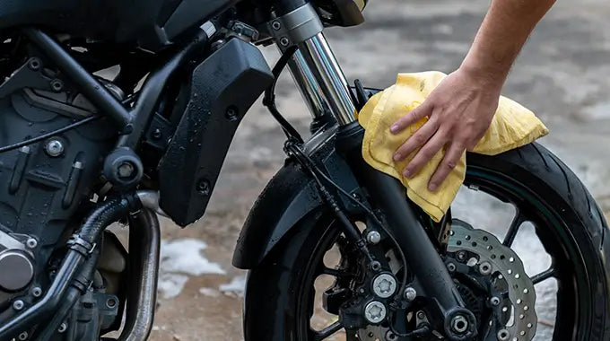 Toothpaste or Baking Soda Paste