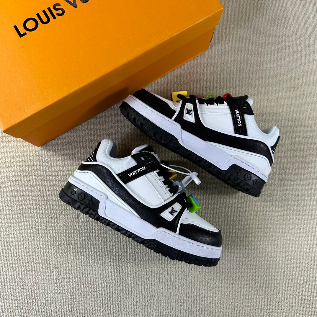 LV Fashion Breathable Light Sneakers Sport Shoes Unisex