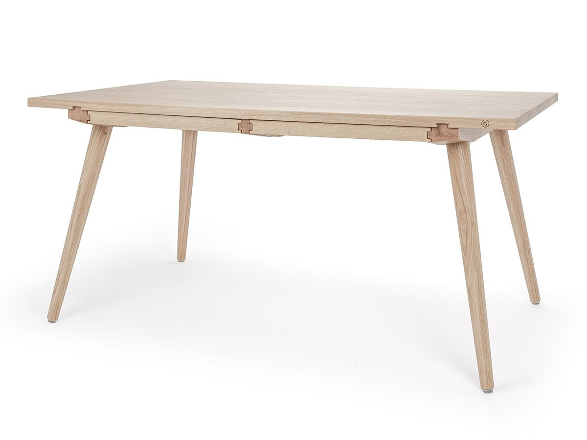 FRITZ Tisch in Leinenöl-Finish – Handwerkliche Perfektion – Anton Doll  Holzmanufaktur