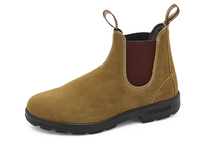 blundstone sand suede