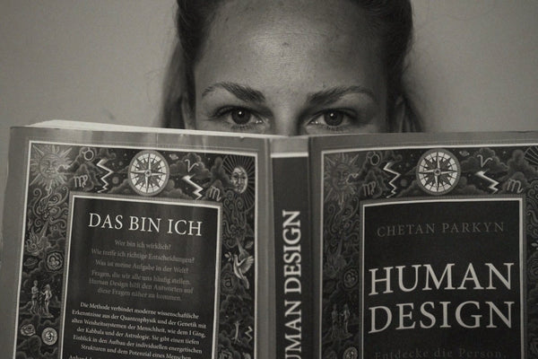 Augen hinter Human Design Buch, Gründerin und Holistic Human Design Coach Anne Müller