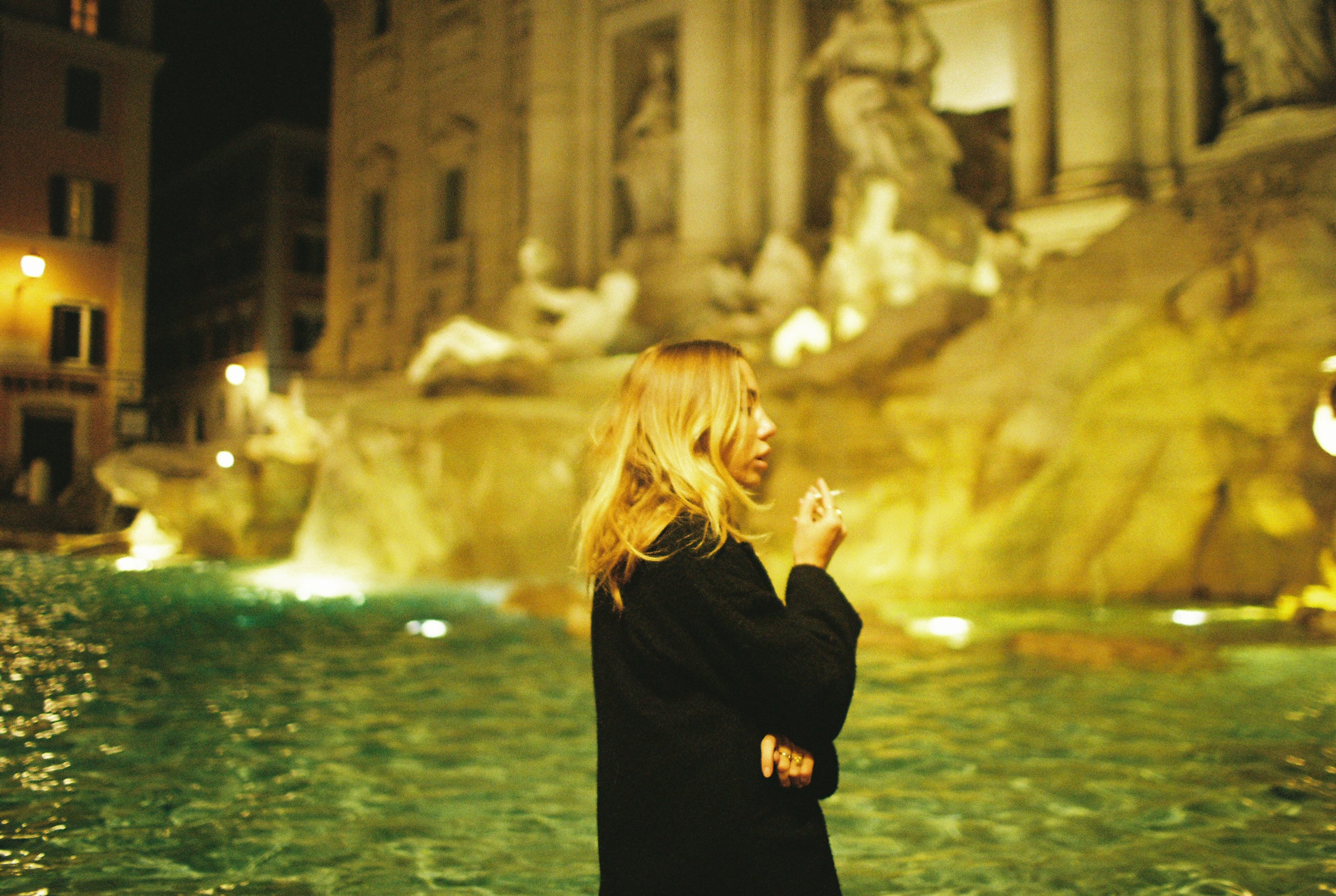 TREVI FOUNTAIN WITH SUMMER