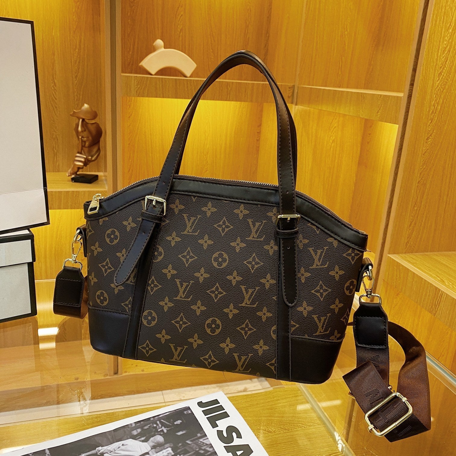 LV Louis Vuitton Fashionable and high-quality crossbody shoulder bag handba