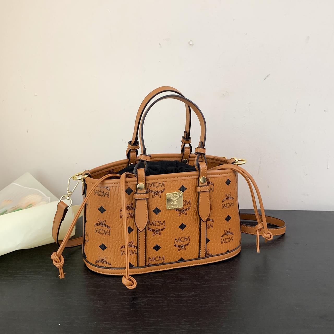 MCM Fashionable and high-quality crossbody shoulder bag handbag