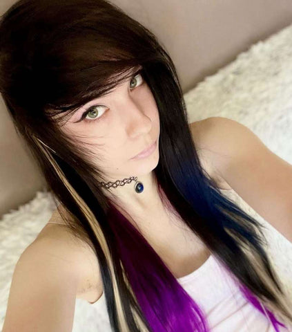 Emo-Girl-Auftritt