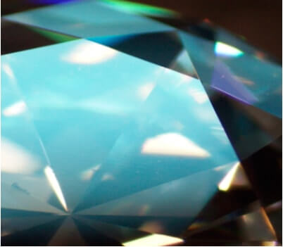 Diamond with reflections