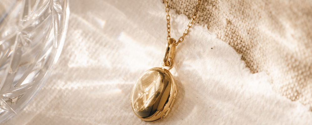 Simple Jewelry - Locket Necklace - Marte 
