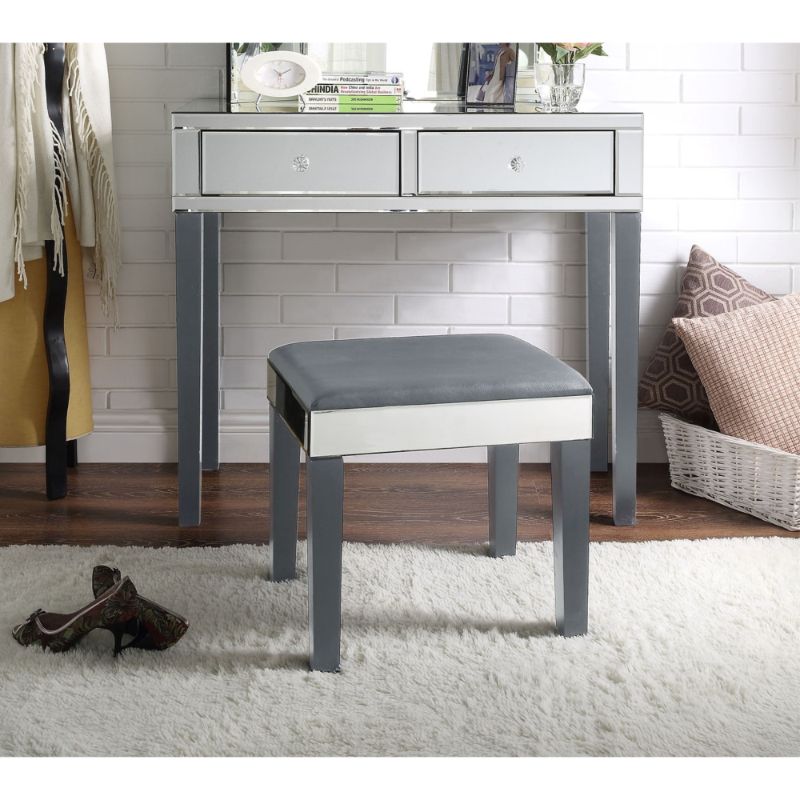 Featured image of post Modern Grey Dressing Table Stool / Lastly, choose a dressing table with stool as a set, so there is no risk of looking mismatched.