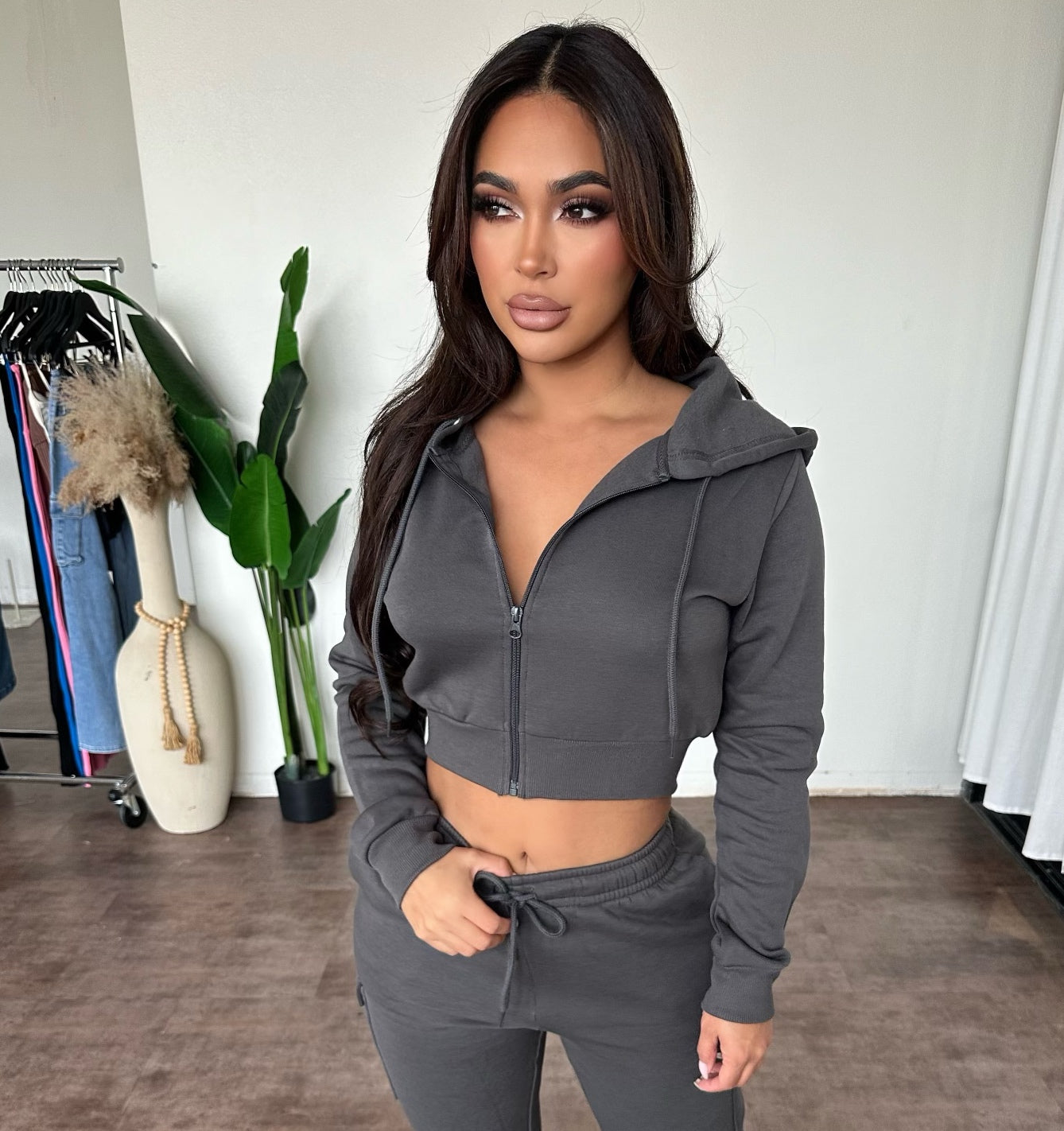 Lupe Cropped Hoodie(Dark Grey)