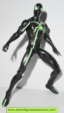 green spiderman figure