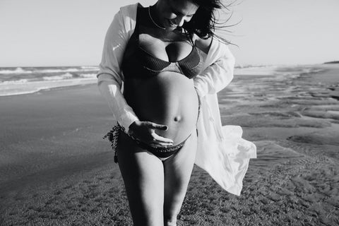 Pregnant woman photo shoot