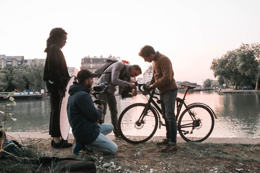 Tournage à Paris d'un film publicitaire pour l'éclairage et avertisseur de freinage OxiBrake Starter