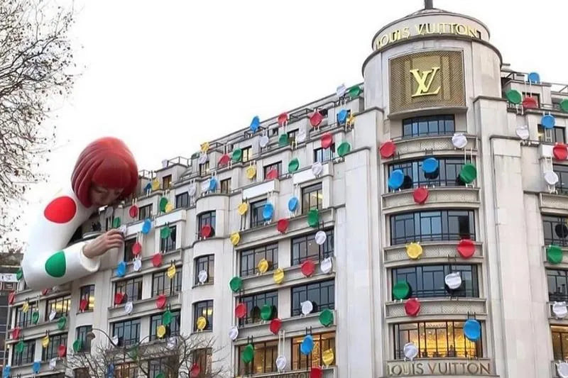 Louis Vuitton & Kusama concept store at Selfridges