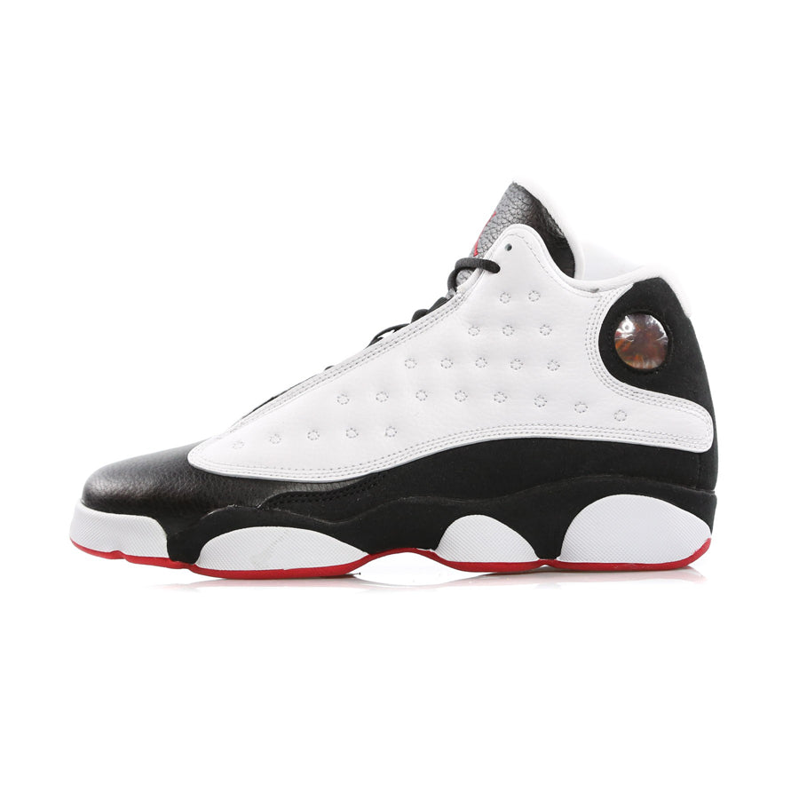 Basketball sneaker profile Air Jordan 13 in the black / white color from the film He Got Game