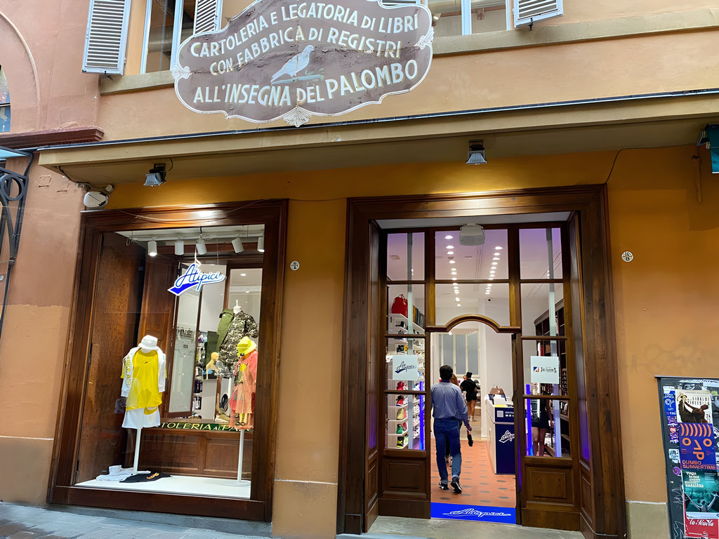 Exterior of the streetwear clothing and sneakers store Atipici Shop Bologna in Via Clavature 14