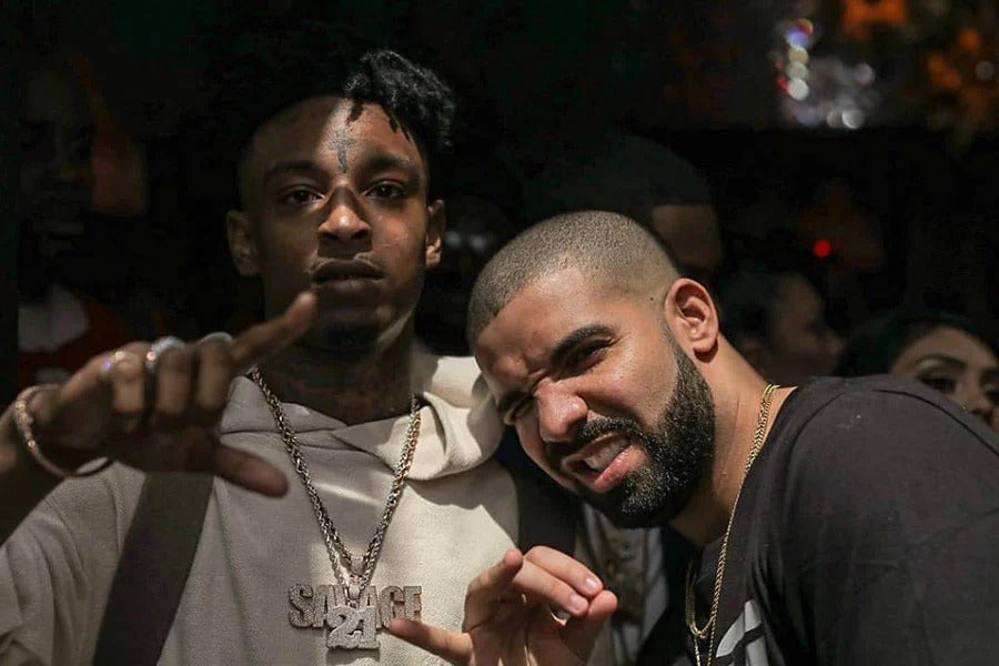 Drake e 21 Savage insieme durante la release del loro joint album Her Loss