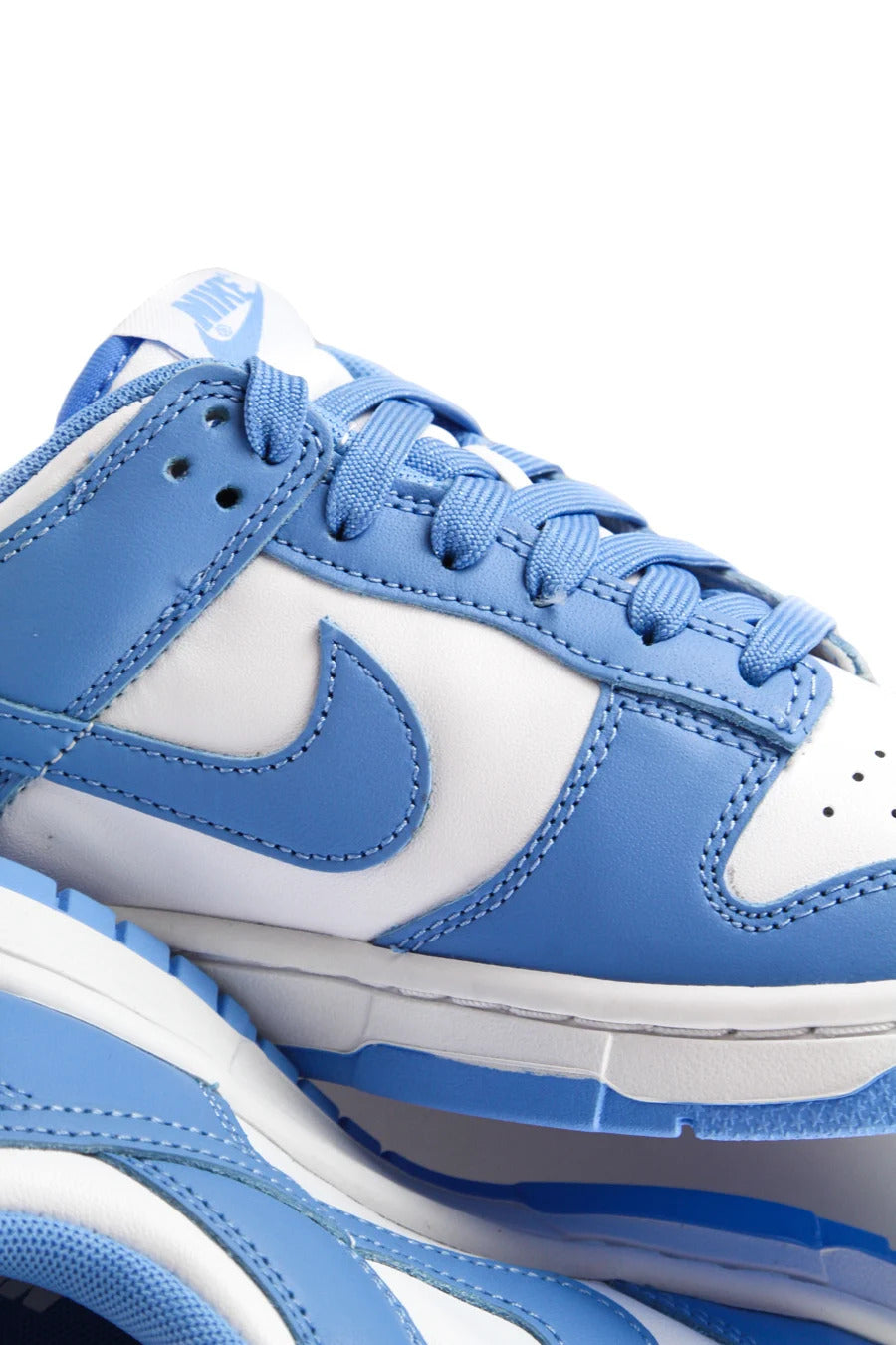Detail of the Nike Dunk Low Retro UNC low sneakers