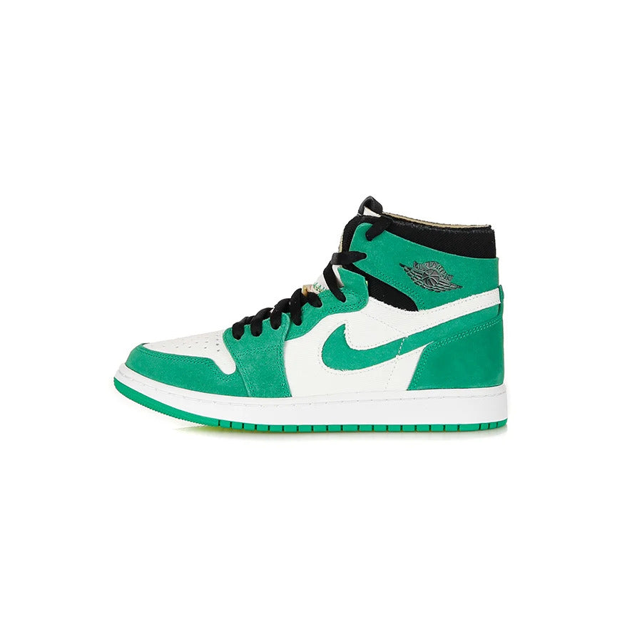 Sneaker alta Nike Air Jordan 1 Zoom CMFT "Stadium Green", AJ nella versione comfort con base bianca, overlays verde e Swoosh laterale ritagliato