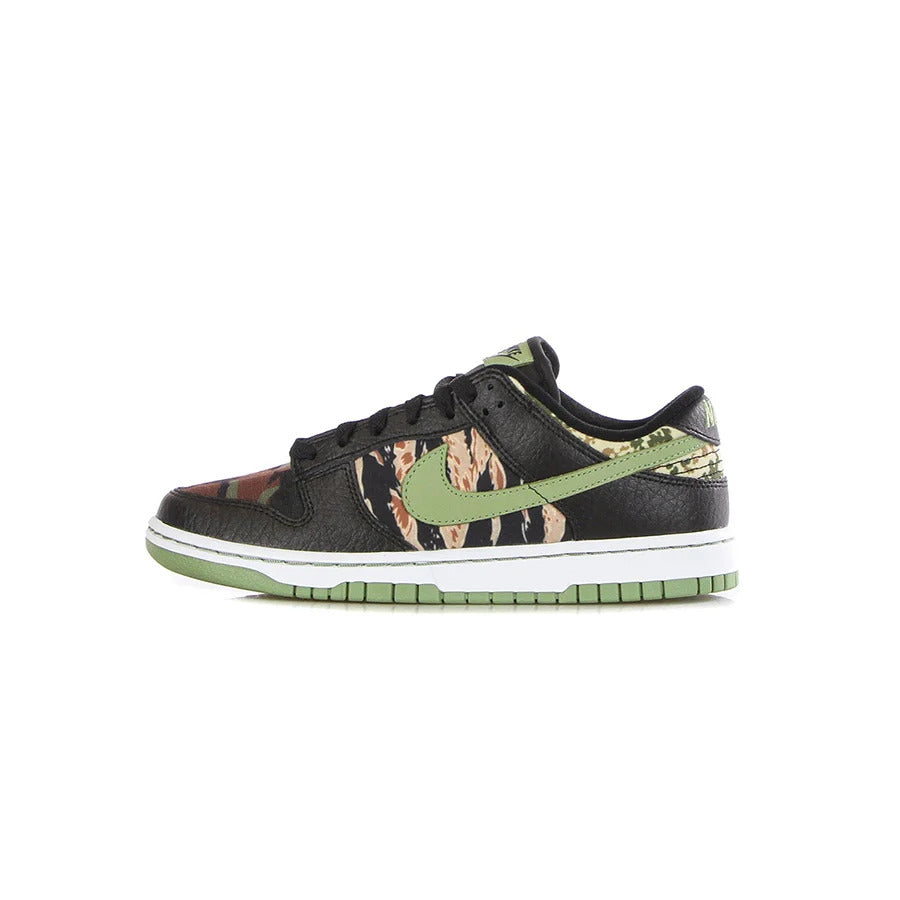 Nike Dunk Low SE "Black Multi-Camo" low sneaker in the colorway with multi camo pattern in different camouflage colors, overlays in black hammered leather and other details in green olive
