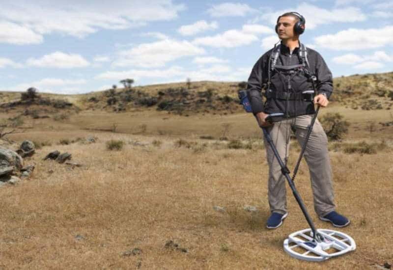 how metal detectors find gold