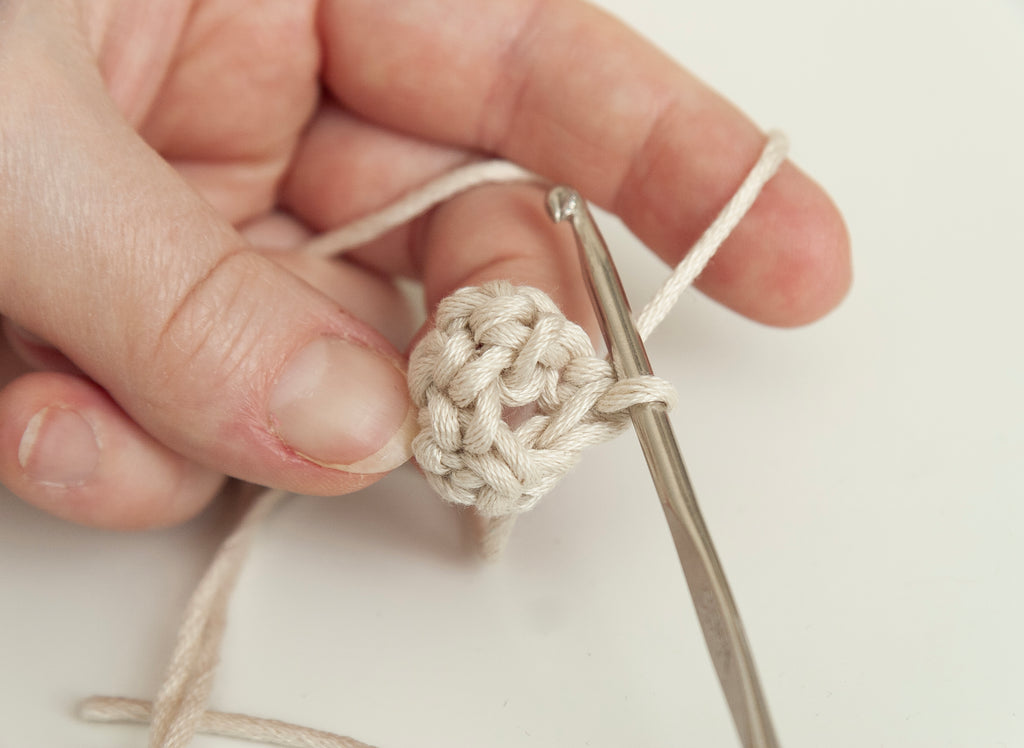 how to crochet a round cord