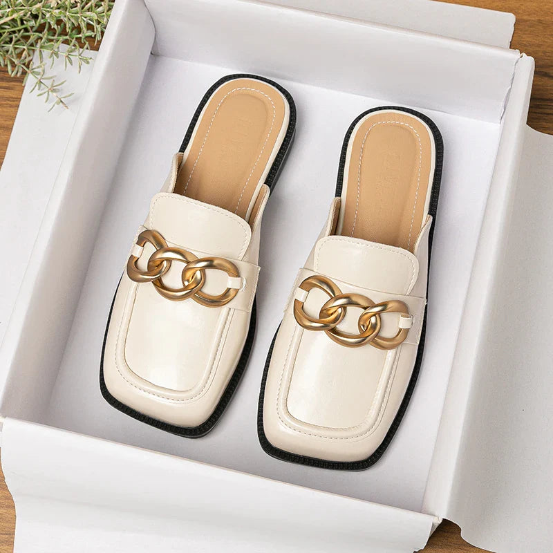 Product Image for Heidi-Mode | Frühling und Herbst Frauen Tragen Flache Slipper Britischer Stil Fest und Arbeit Verschleiß Metall Kette Design Damen Rutschige Mules, 