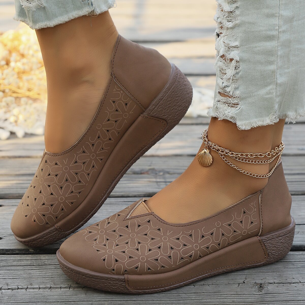 Product Image for Damen Slipper mit dekorativem Blumenmuster und rutschfester Sohle Heidi-Mode, Braun / 39