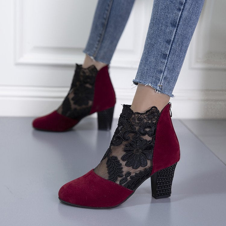 Product Image for Damen Elegante Schnürstiefeletten mit floralem Spitzen-Design und blockiertem Absatz Heidi-Mode, Rot / 40