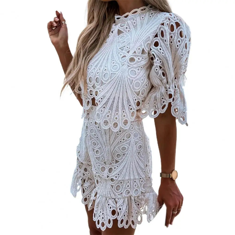 Product Image for Heidi-Mode | Damen Outfit Einfarbige Farbe Leichtigkeit Glockenärmel Ausschnitt Top Shorts Set Elegant Spitzen T-Shirt Shorts Set Damenbekleidung, 