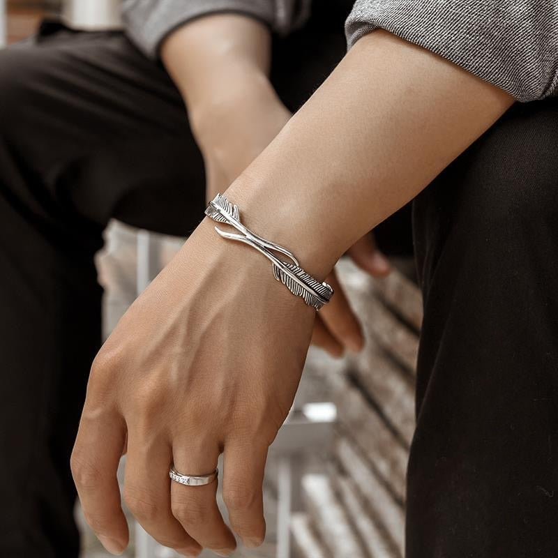 Product Image for veren manchet armband met opengewerkt ontwerp, Dubbele veer