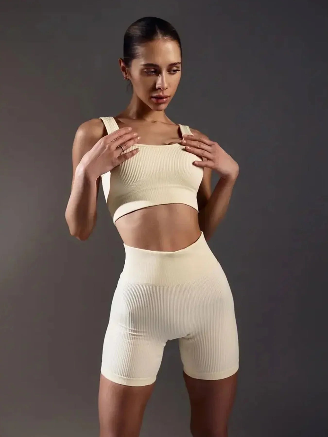 Product Image for Heidi-Mode | Sommer Weiße Training Kleidung Gerippt Sport Shorts Set Fitness Set Sport Kleidung Damen Yoga Set Nahtlose Hohe Taille Shorts Outfit, 
