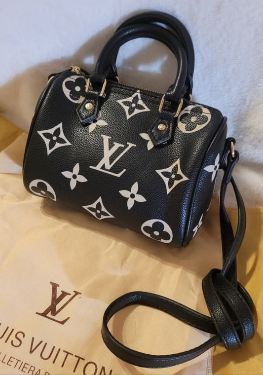 LV Alt. Gray & White Checkered Crossbody Wallet & Purse – EMpirez