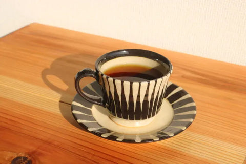 コーヒーカップ　黒十草