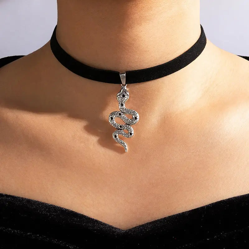 Gothic Velvet Collar Necklace