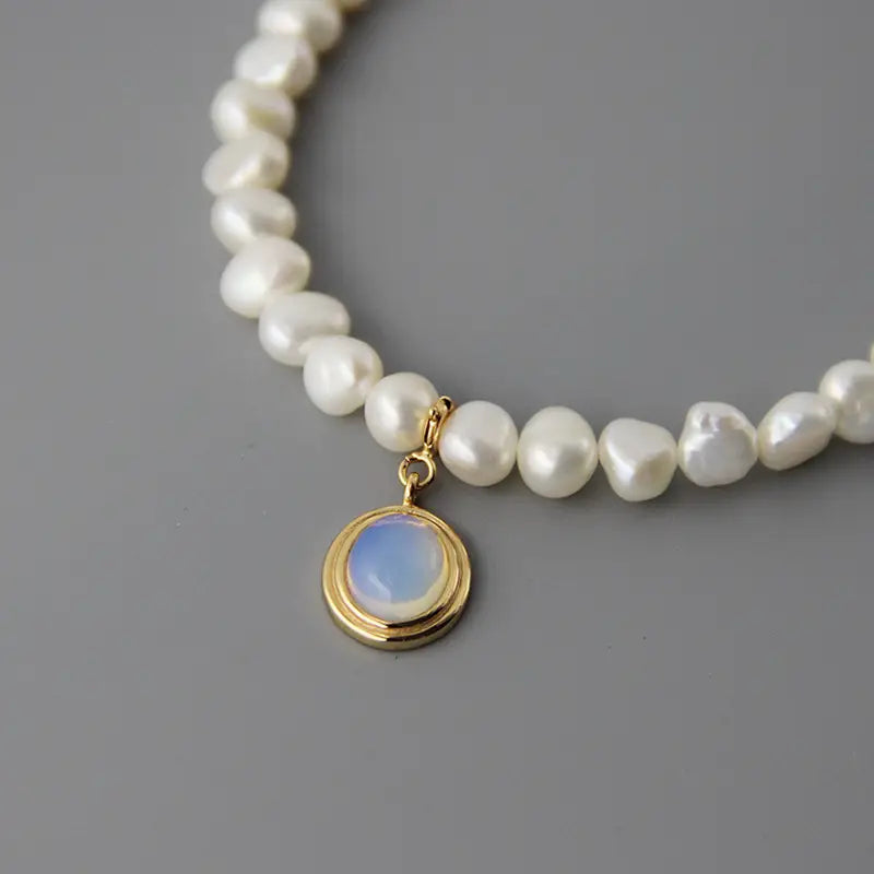 Irregular Pearl Round Medal Necklace