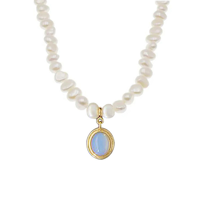 Irregular Pearl Round Medal Necklace