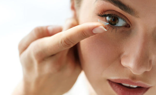 Kontaktlinsen rausnehmen - Schritt-für-Schritt Anleitung 