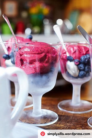 1 minute berry ice cream - superfoods