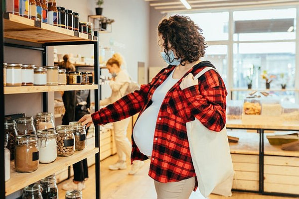 2. pregnant mum-to-be food shopping