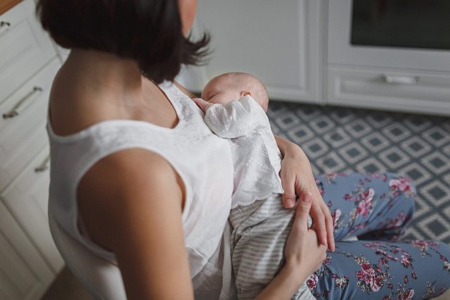 7. Cradle hold breastfeeding position
