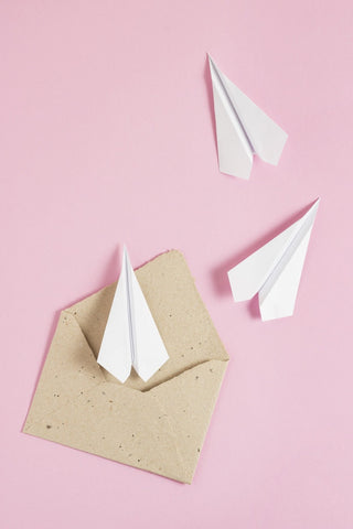 samolot z papieru